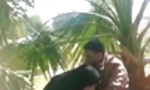 Suo padre e spinto vecchie tettone troie in bocca