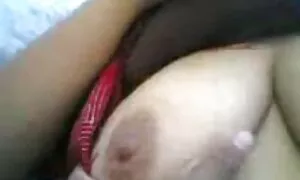 La sua ragazza nonne in cam è stata a letto per molto tempo.