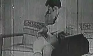 Slut sul tavolo della nonne in calore cucina e