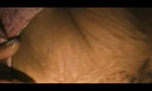 Ha visto il giovane slut occupato prendere un trans con nonne grande ragazzo e allungare le gambe per lui.