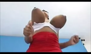 I proprietari mangiano la ragazza. nonne vecchie arrapate
