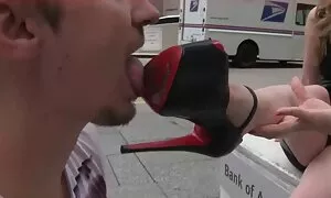 Ha cambiato la sua biancheria intima e video porno vecchie troie ha criticato il suo amante per un cappello.